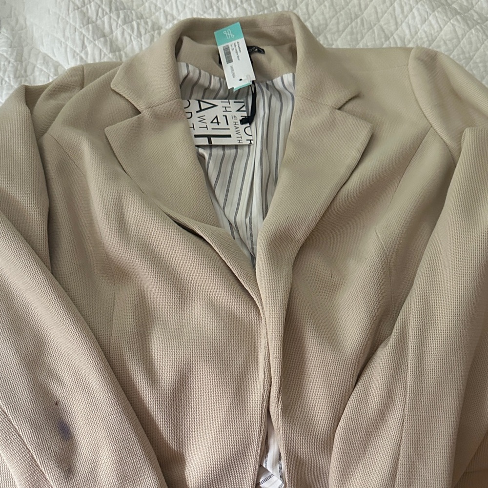 41 Hawthorn Light Tan Blazer